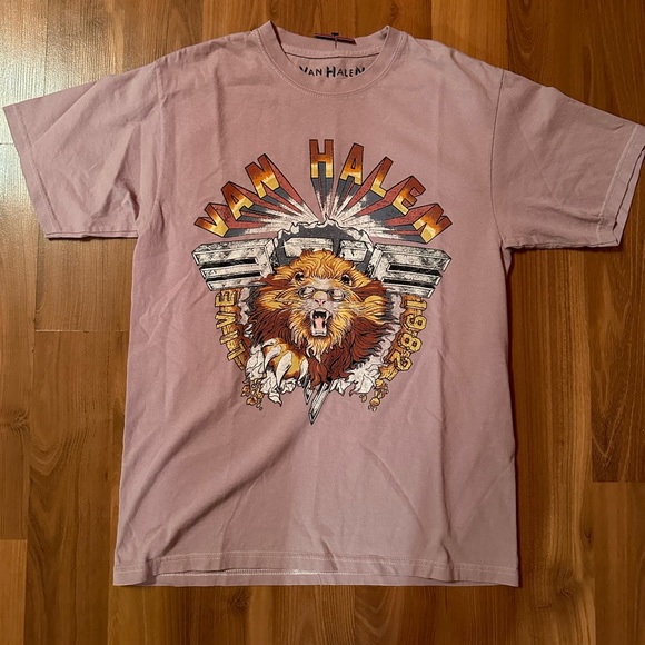 🎸NWT Van Halen T-Shirt size S/M🎸 - Picture 2 of 4